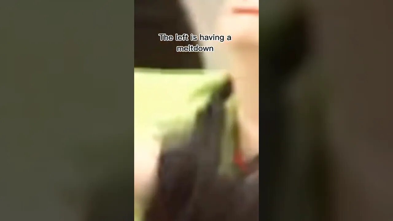 Elon Musk walks into Twitter HQ