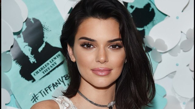 Kendall Jenner’s AWKWARD Runin With Tinashe At Drake’s Party!