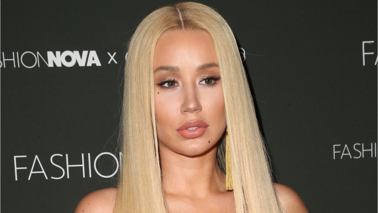 Iggy Azalea Deactivates Social Media Following Topless Leaked Photos