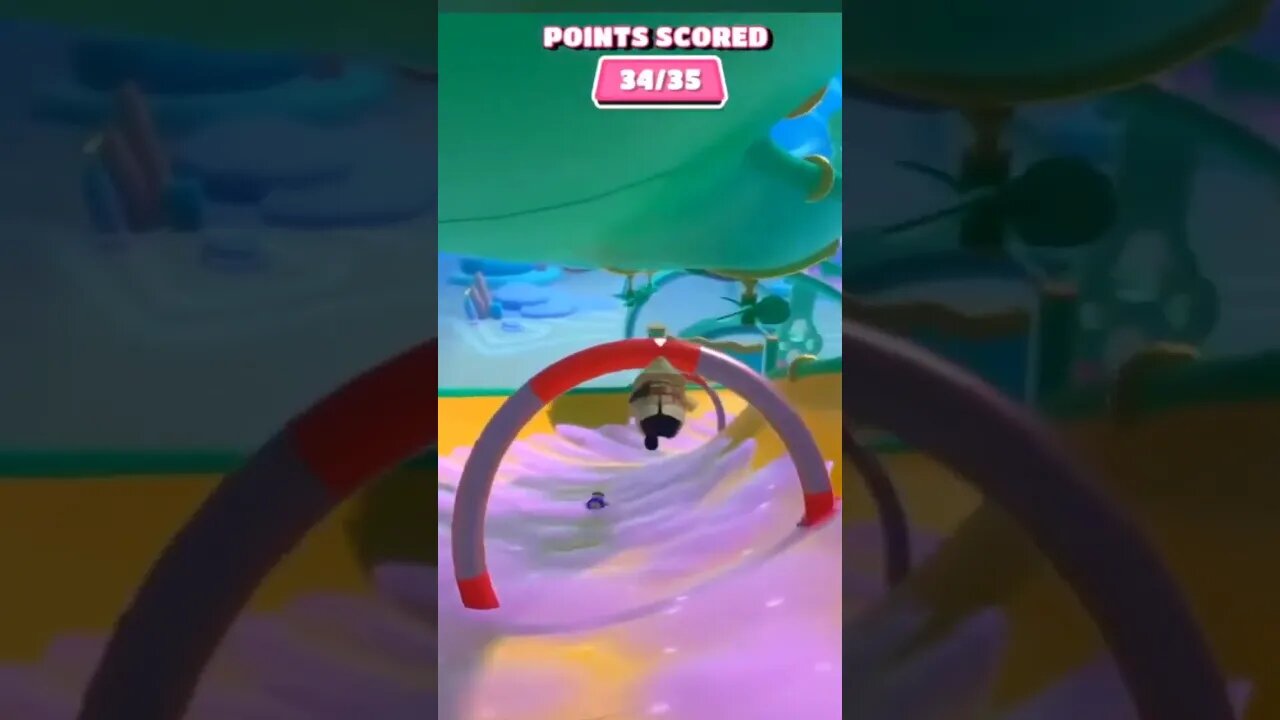 I let my nugget ping off a lamp post #shorts #funnymoments #gaming #fallguysultimateknockout