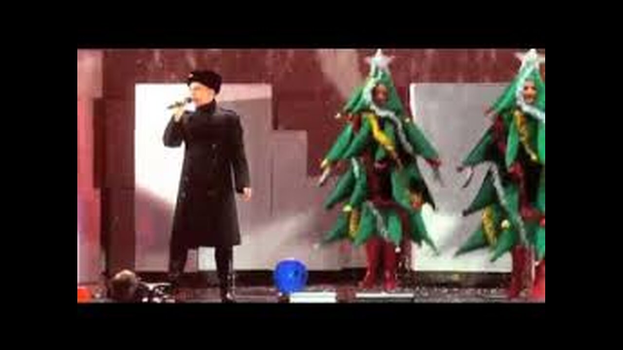 Pet Shop Boys - It Doesn't Often Snow At Christmas - Live at 02, 2009