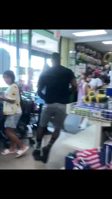 Philadelphia Man Ejaculates on Woman's Leg at Dollar Tree