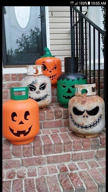 Uncle Sam ie government and media is the enemy