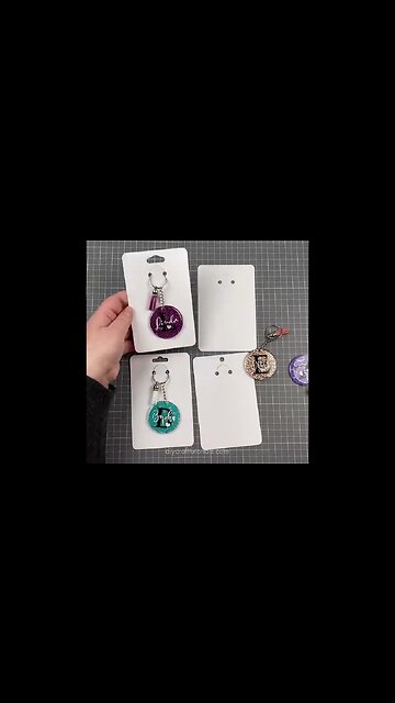 KEYCHAIN DISPLAY CARD WITH CRICUT #shorts