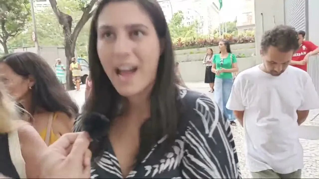 Entrevista com a Dep. fed. Chris Tonietto na ALERJ Rio: projeto discriminatório retirado de Pauta!