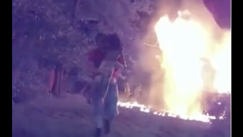 Man Runs Into Burning Building to Save 5 Lifes