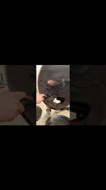 Excessive grease build up on this Eaton Fuller Transmission 16909 #shorts #transmission #grease