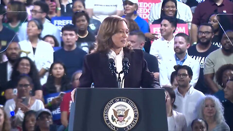 Bait & Switch Alert! Here's What Happens When A Crowd Comes For Beyoncé But Gets Kamala Harris