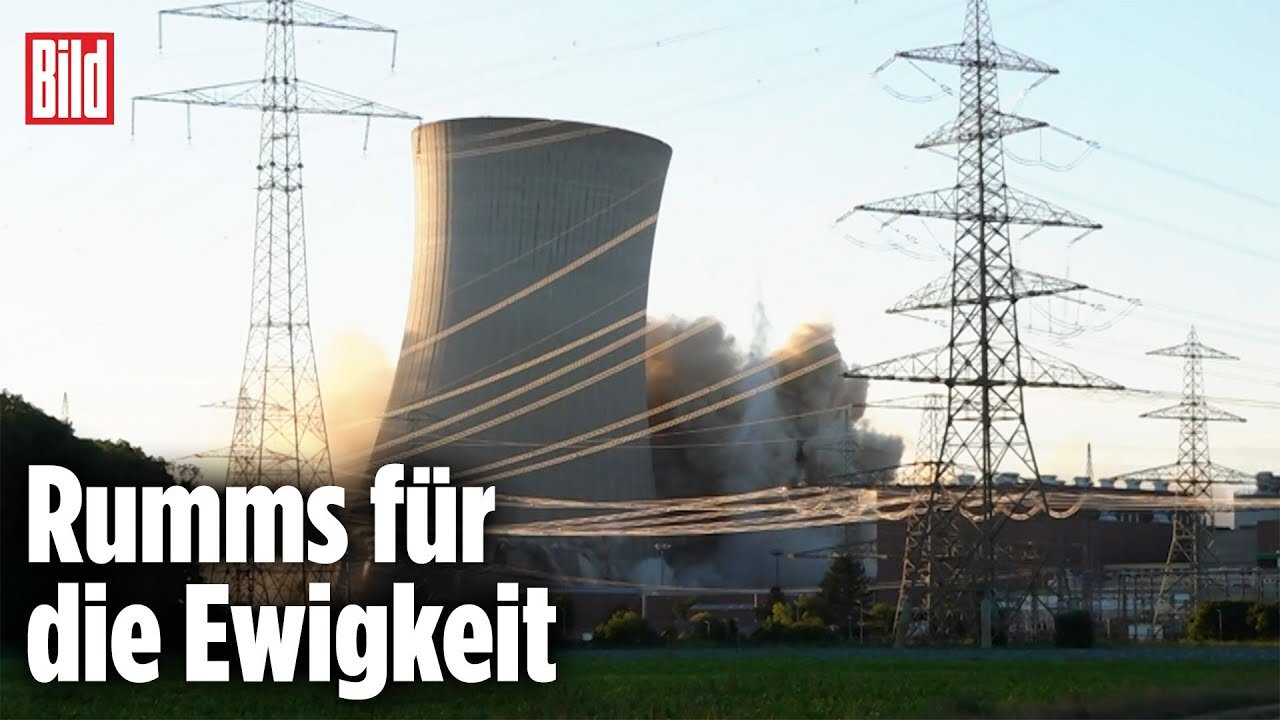 BAYERN: Kühltürme von Atomkraftwerk werden gesprengt