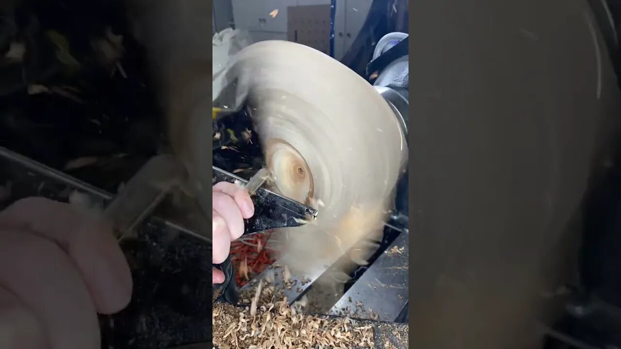 Hollowing out a log #woodturning