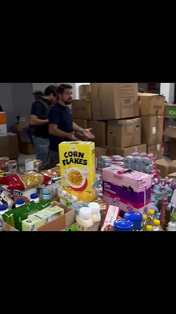 VOX llena dos vehículos de ayuda humanitaria desde Tarragona para damnificados de la Dana