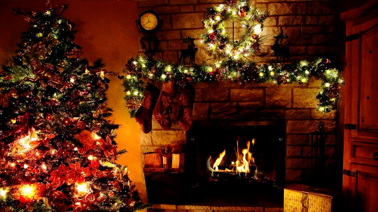 Relaxing Christmas Fireplace Ambiance - Crackling Fire