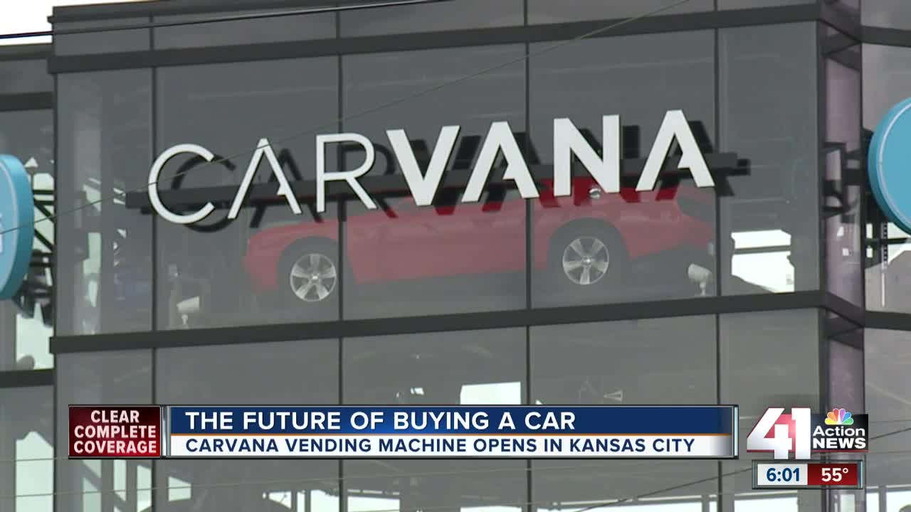 Carvana vehicle vending machine opens in Kansas City