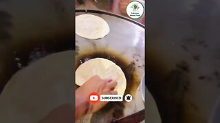 Aloo Wala Paratha Desi Paratha - Pakistan Street Food #shorts #streetfood