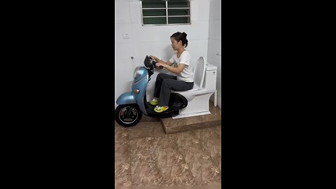 Toilet + motorcycle = !! 😅