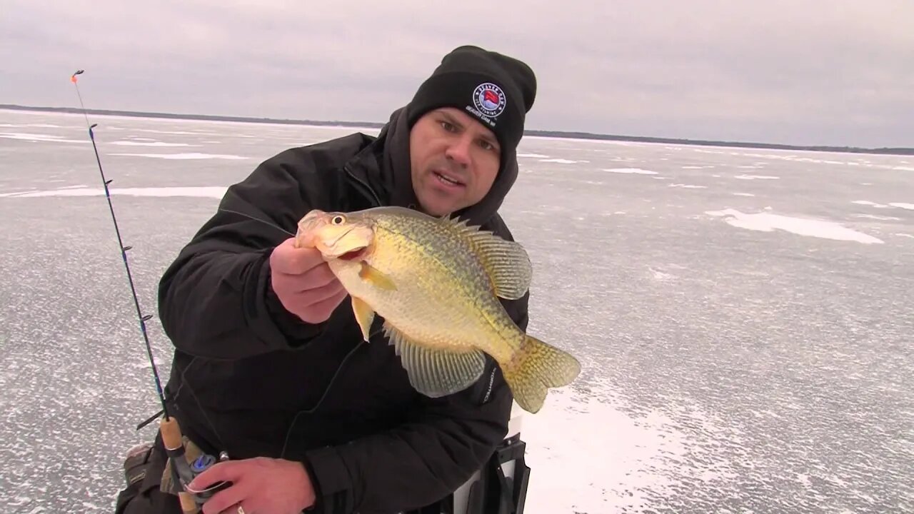 MidWest Outdoors TV #1553 - Petenwell Lake Ice Crappie & White Bass in Wisconsin