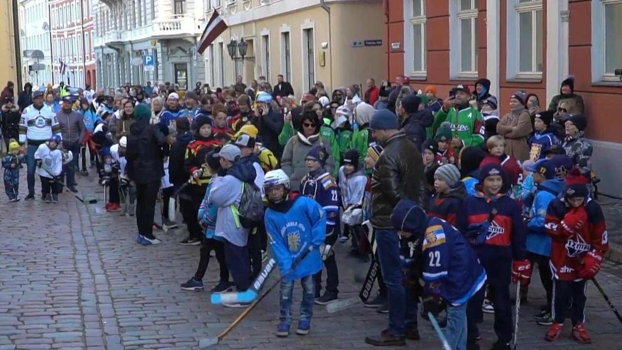 Latvia: Children and parents demonstrate against COVID sports retrix in Riga - 18.10.2021