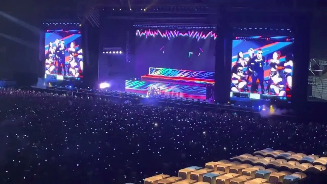 Daddy Yankee - Ella me levantó - Concierto Lima 2022