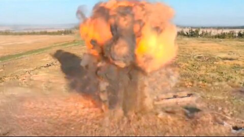 Footage of the Russian kamikaze platform ´Mole´ [Крот] used on Ukrainian positions