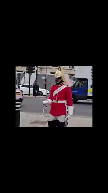 Head nod return #horseguardsparade
