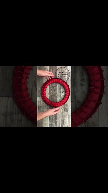 Wreathmas Week - Episode 1 - SHORTS - Wreath DIY - #christmaswreath