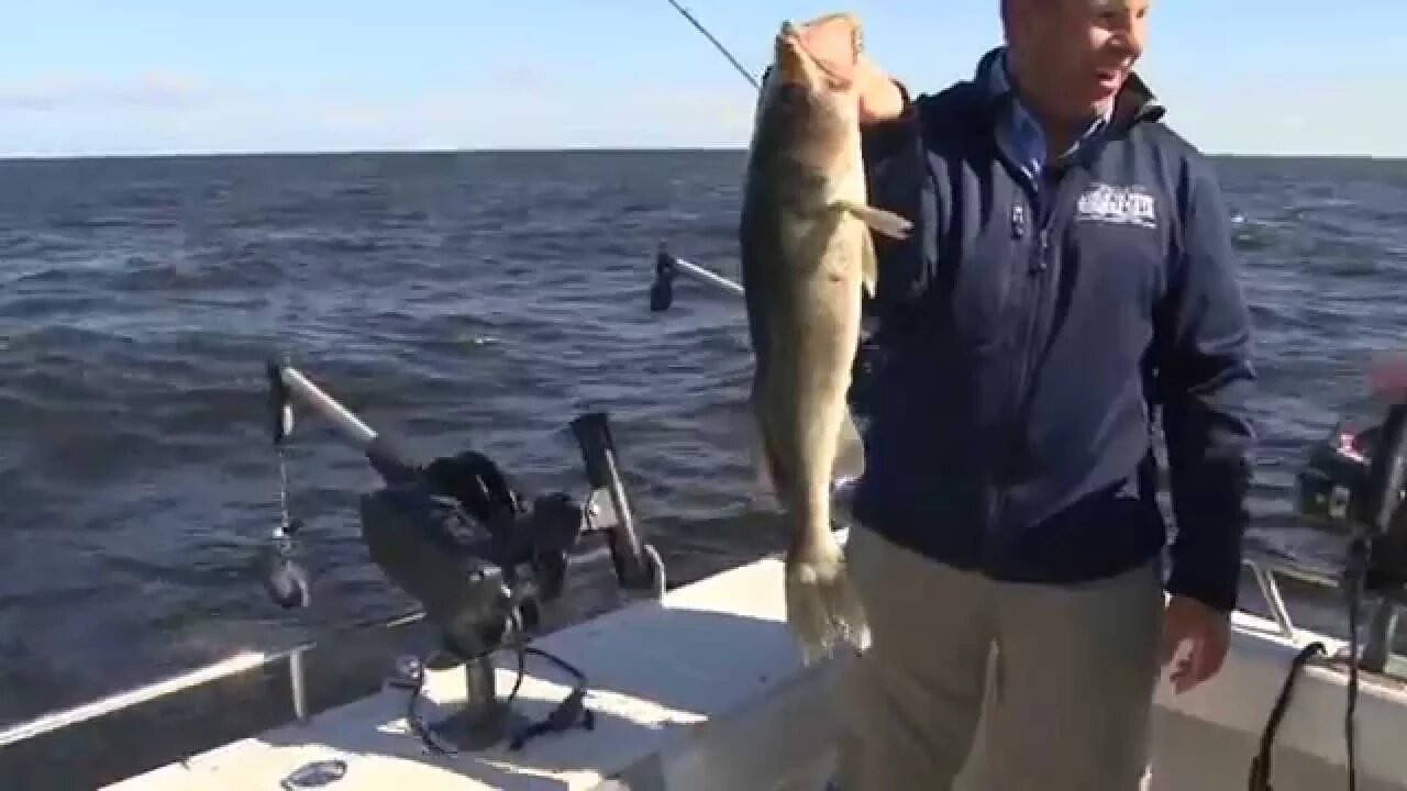 Midwest Outdoors 1533, Lake of the Woods Charter Walleye.