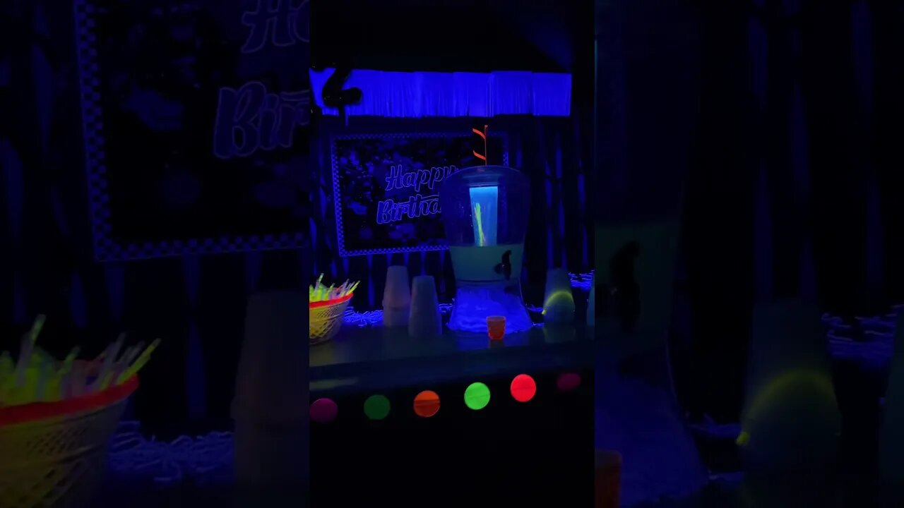 Neon drink tonic water