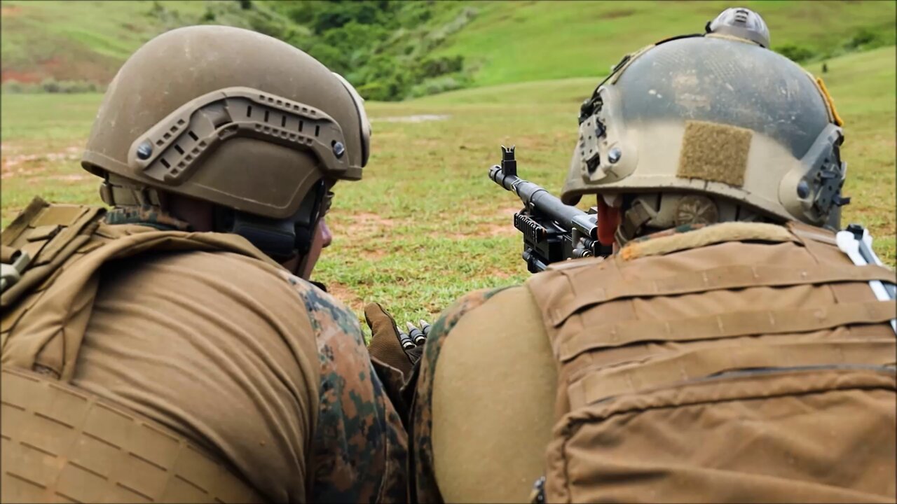 Recon Marines Conduct M240B Range