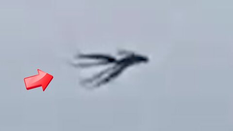 Sighting of a tentacle-like creature in the sky above [conspiracy]