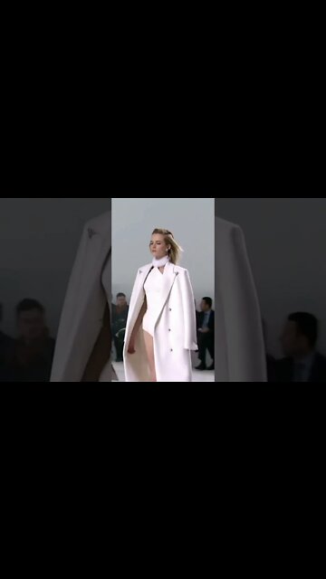 Kasiastruss & Dariastrokous in Versace Fall/Winter 2013 FashionShow