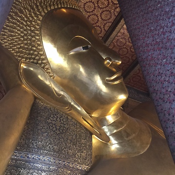 Gorgeous Reclining Buddha in Bangkok