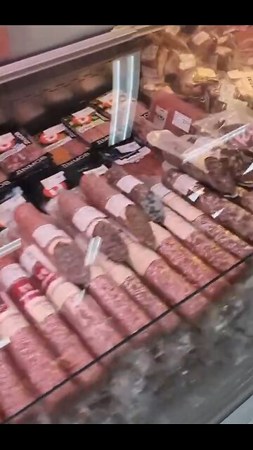 DO THEY HAVE FOOD?!? Russian grocery store prices, Wow!