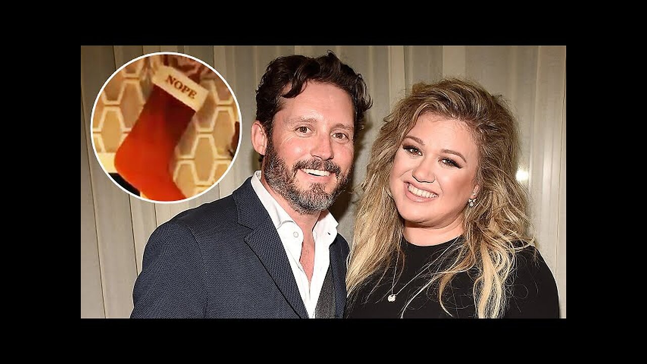 Kelly Clarkson Seemingly Shades Ex-Husband Brandon Blackstock in Video For New Christmas Album