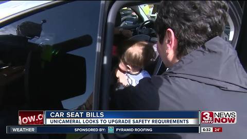 NE lawmakers look at child restraint laws