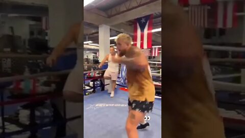 Name a Rapper that would beat Jake Paul in the ring 🤔 #shorts #rapper #boxing #tiktok