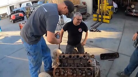 Unbelievable! The Yellow Submarine Engine Starts Up After Being Under the Water for 30 Years! 15