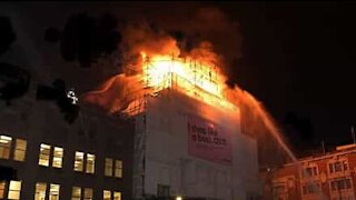 Les flammes emportent la célèbre salle KOKO à Camden