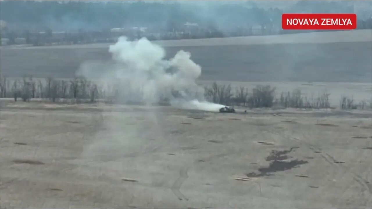 Russian T-72V3 Tanks destroyed American Bradley IFVs & Gavin APCs in Zaporozhye Ukraine