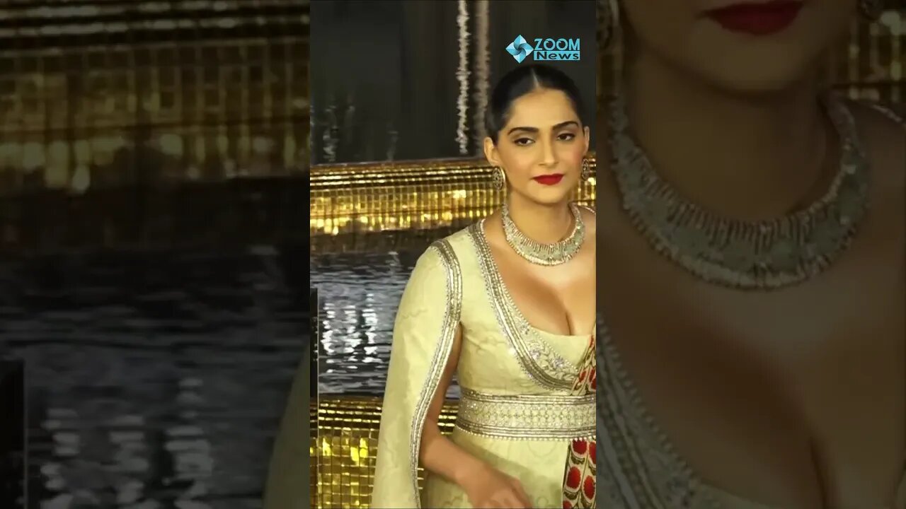 Hotie Sonam Kapoor Makes Grand Apperance at Nita Mukesh Ambani Cultural Centre