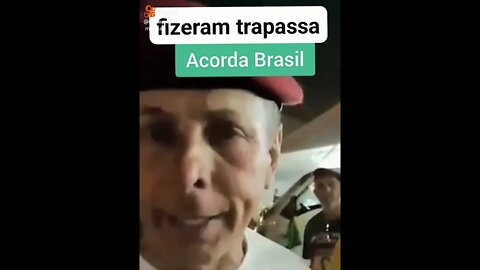 Militares Paraquedistas dizem que nossa bandeira jamais será vermelha