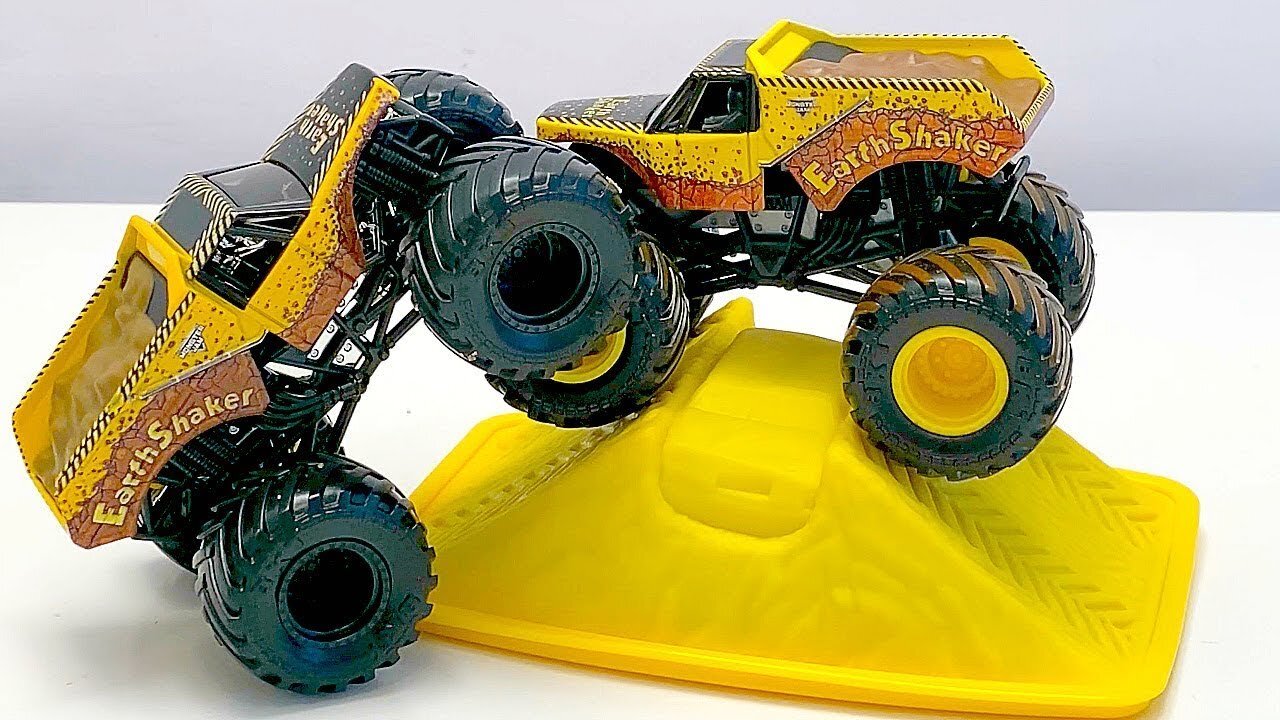 MONSTER JAM | EARTH SHAKER | SPIN MASTER KINETIC SAND | MONSTER TRUCKS | MONSTER DIRT PLAY SET