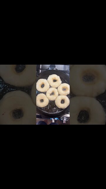 @FarmhouseonBoone sourdough donuts for breakfast this morning! #farmlife #sourdough