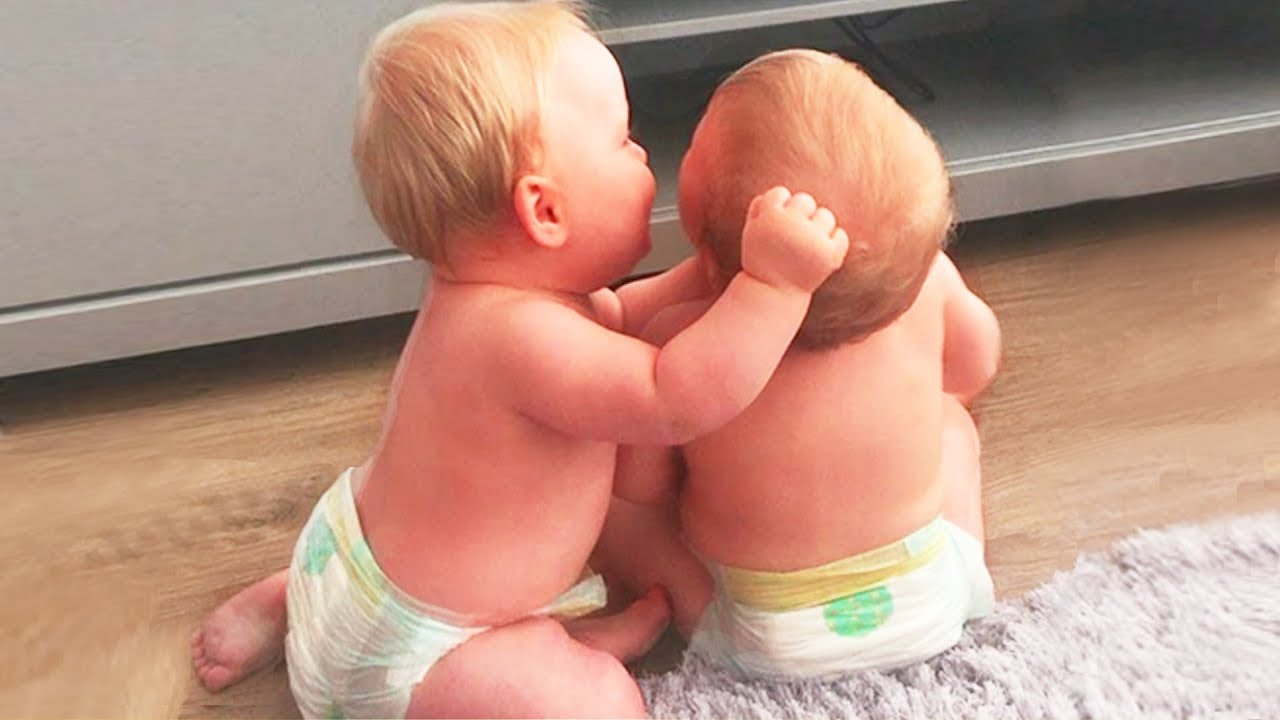 Best Videos Of Funny Twin Babies - Twins Baby Video