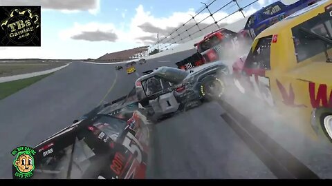 @dauntlesstea Toyota Tundra got caught in a huge wreck. #bedauntless #dare2bedauntless #iracing