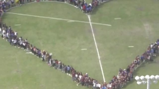 Florida students form heart at state's capitol