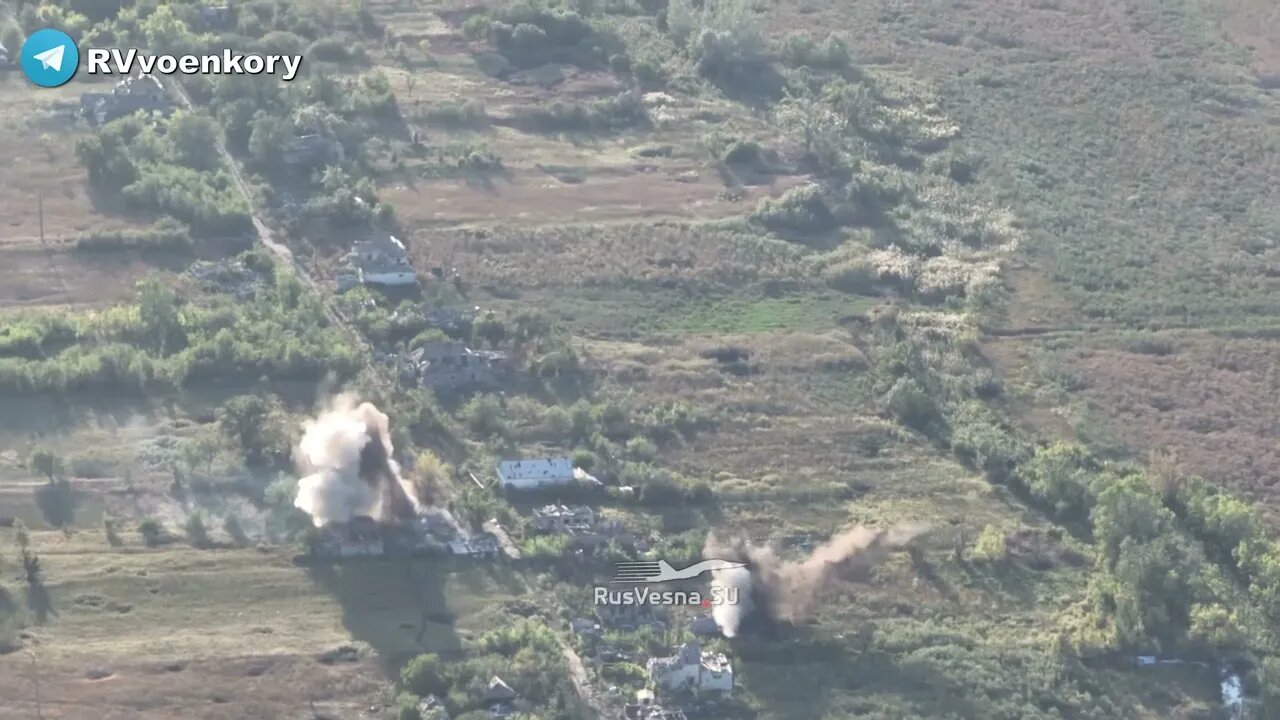 The artillery of the brave is firing at the enemy's supports under the Red Leman