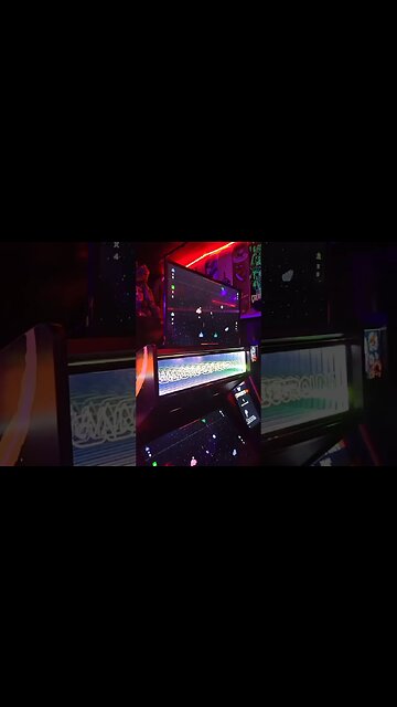 Galactic Battleground getting played a ton at Glutch Bar #indiegame #arcade #indiearcadewave