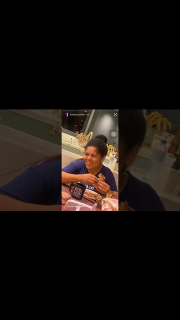 Ícaro de Carvalho | Empregada