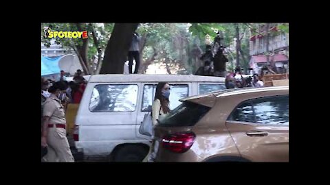 Sara Ali Khan & Shraddha Kapoor Leave NCB Office Post Interrogation | SpotboyE