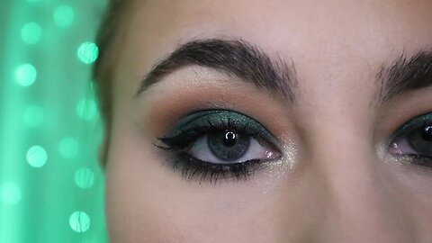 HOW TO: GREEN SMOKEY EYE *NOT ROUNDED* | Shimmery Green Smokey Eye 💚 ft. Colourpop Granduer